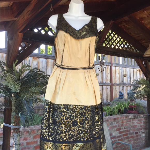 True Vintage Metallic 2 Piece Dress Set. - Picture 7 of 9